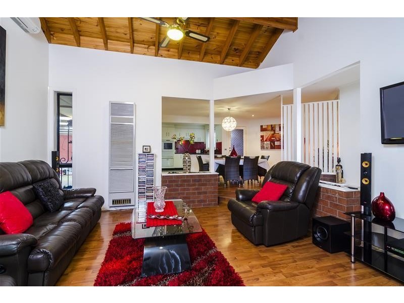 10 Elbe Close, Werribee VIC 3030