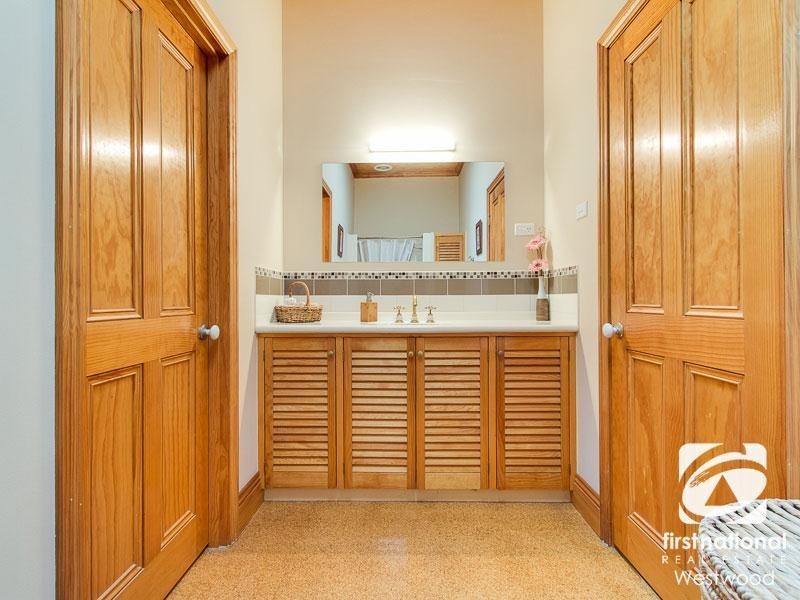 70 Bindowan Drive, Hoppers Crossing VIC 3029