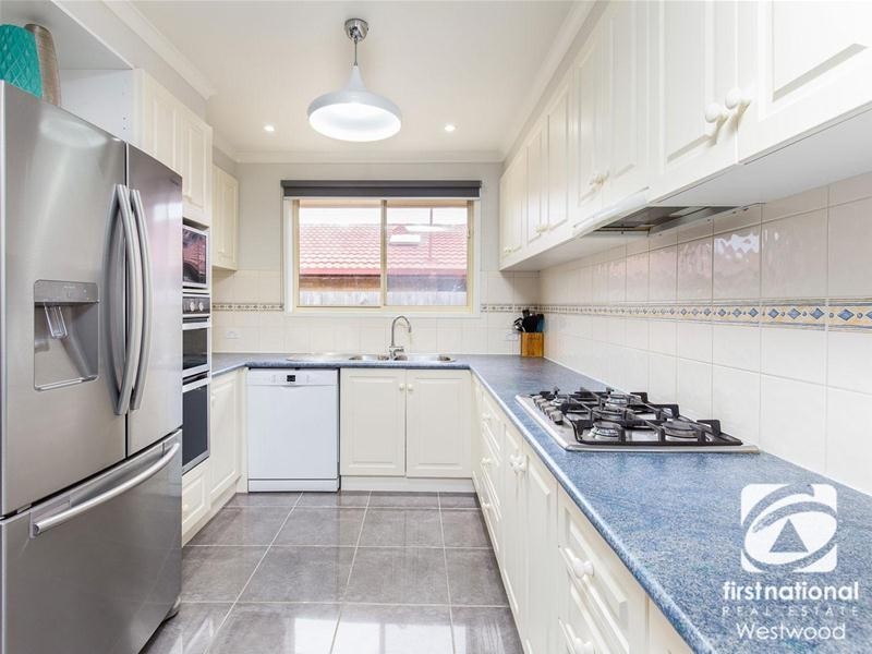 6 Giles Court, Werribee VIC 3030