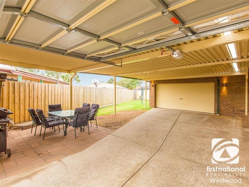 6 Giles Court, Werribee VIC 3030