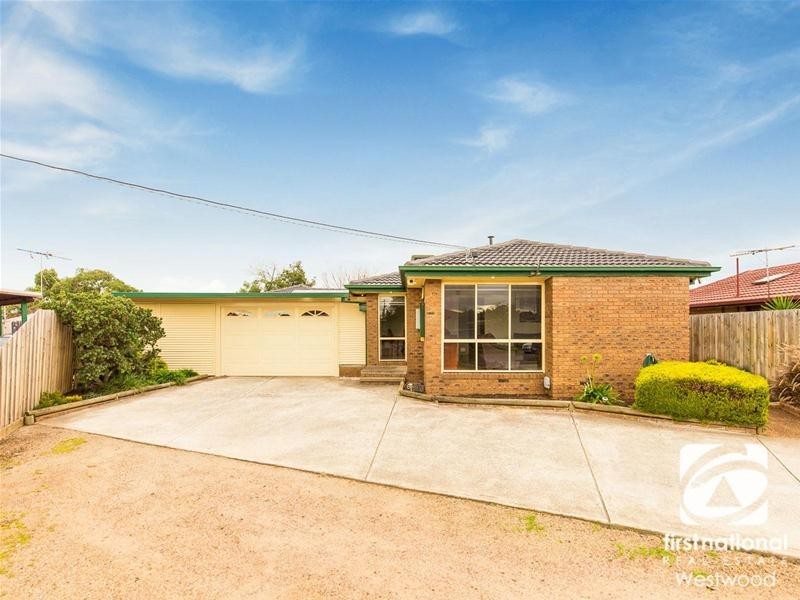 6 Giles Court, Werribee VIC 3030