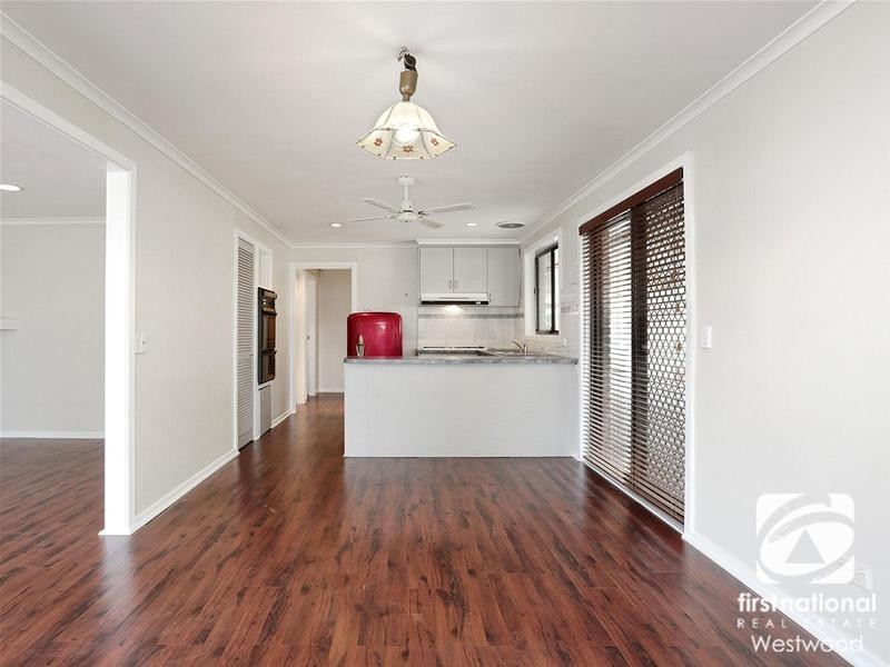 33 Hawkesbury Road, Werribee VIC 3030