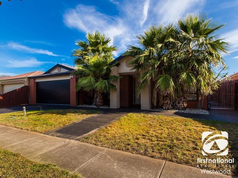 22 Macadamia Grove, Werribee VIC 3030