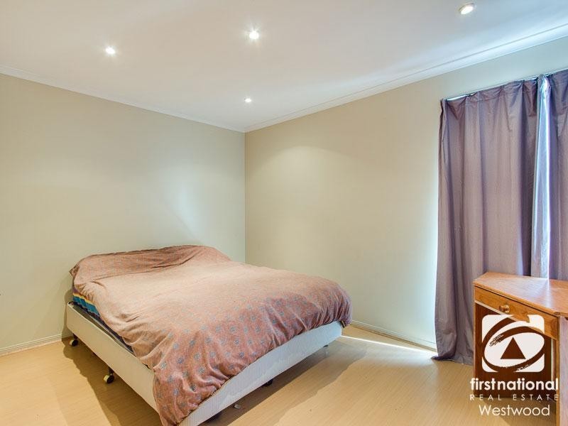 22 Macadamia Grove, Werribee VIC 3030