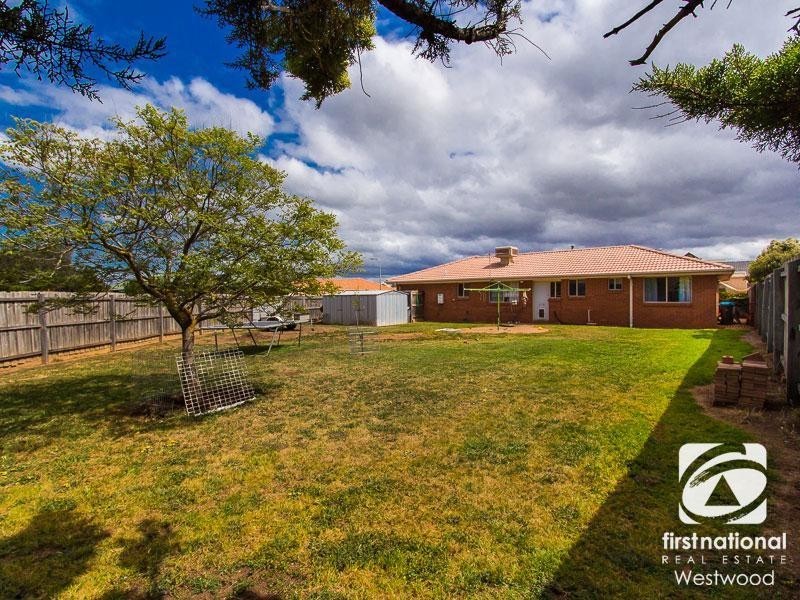 10 Dalvista Court, Werribee VIC 3030