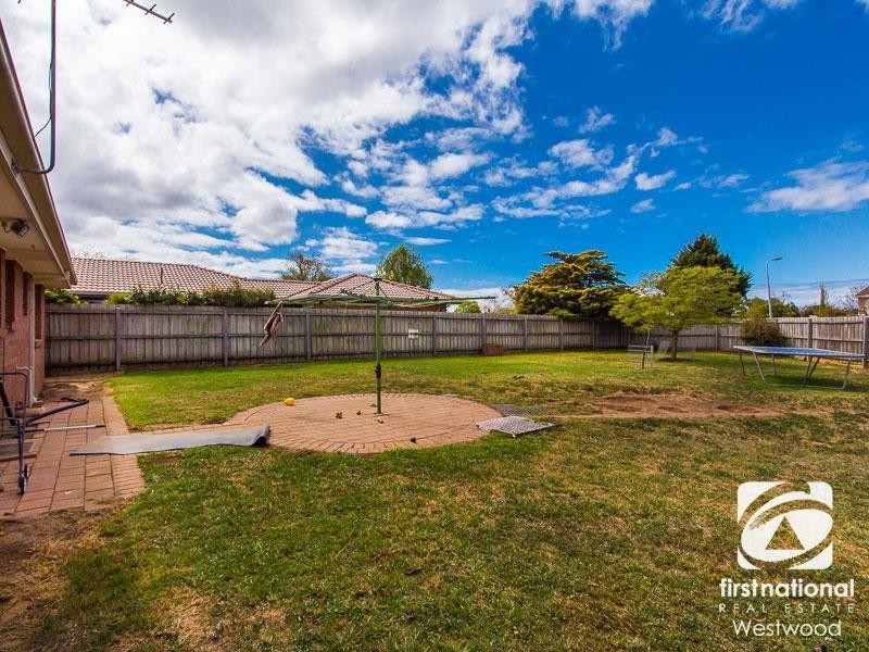10 Dalvista Court, Werribee VIC 3030