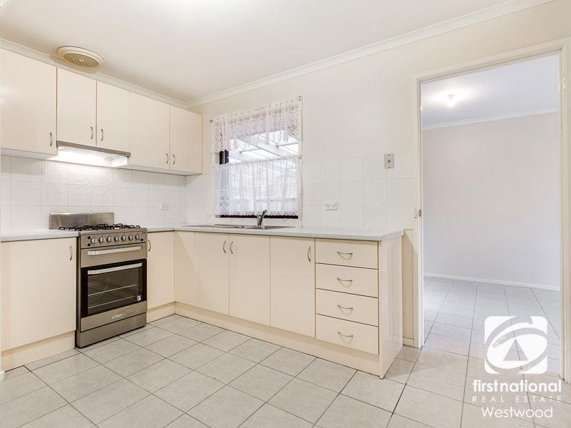 37 Hawkesbury Road, Werribee VIC 3030