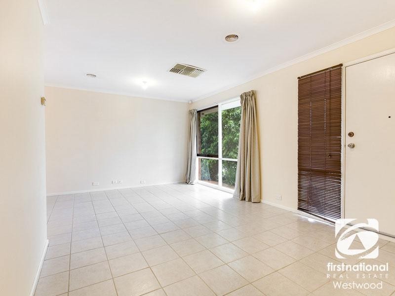 37 Hawkesbury Road, Werribee VIC 3030