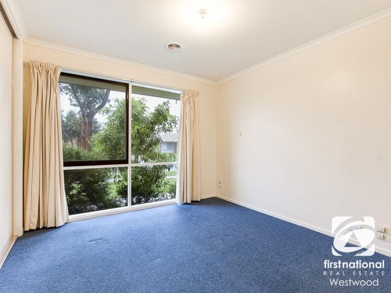 37 Hawkesbury Road, Werribee VIC 3030