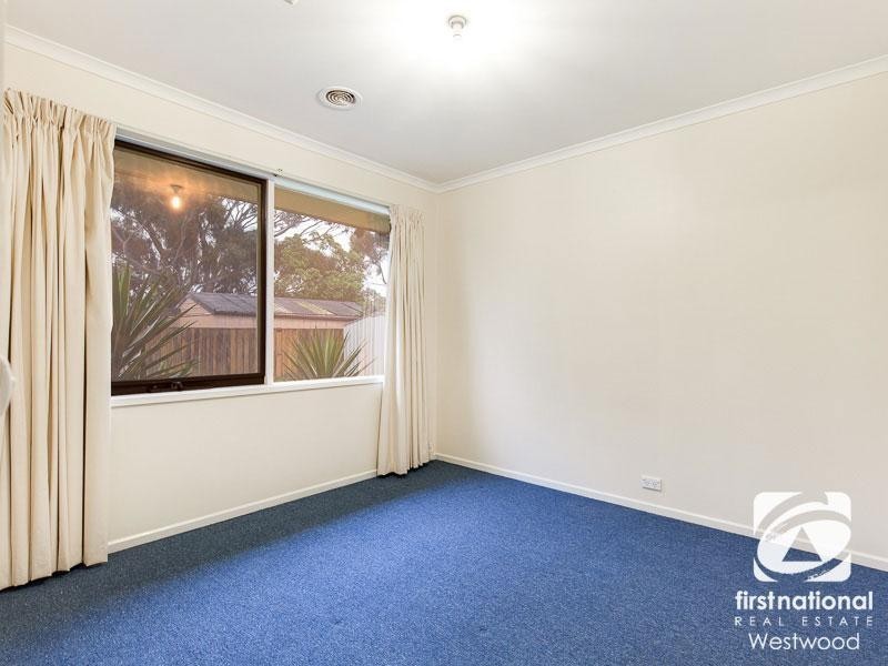 37 Hawkesbury Road, Werribee VIC 3030