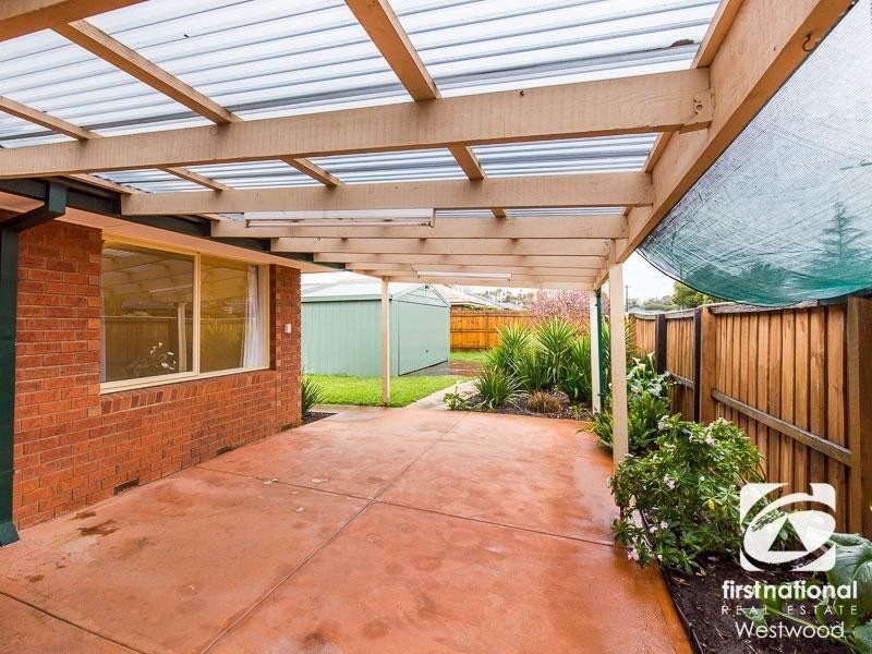 37 Hawkesbury Road, Werribee VIC 3030