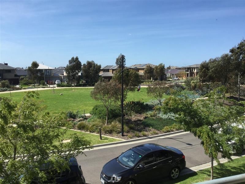 2D Hanworth Avenue, Williams Landing VIC 3027