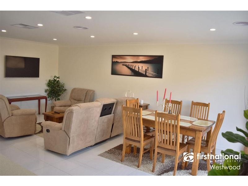 24 Seed Avenue, Truganina VIC 3029