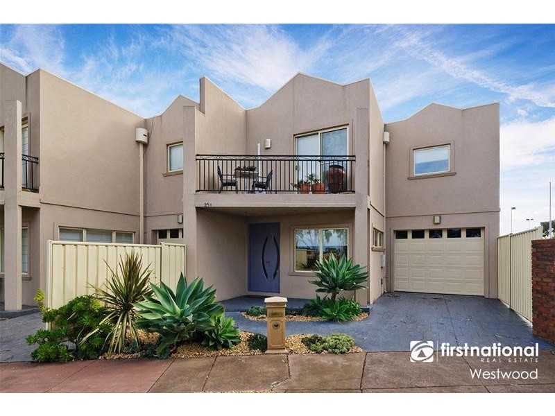25B Parklands Grove, Werribee VIC 3030