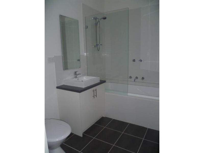 2/34 Tarneit Road, Werribee VIC 3030