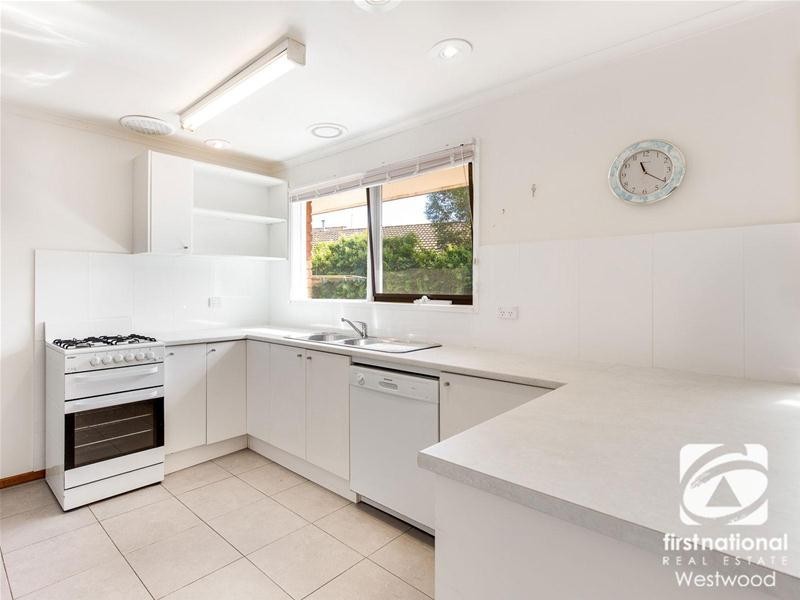 37 Daphne Crescent, Werribee VIC 3030