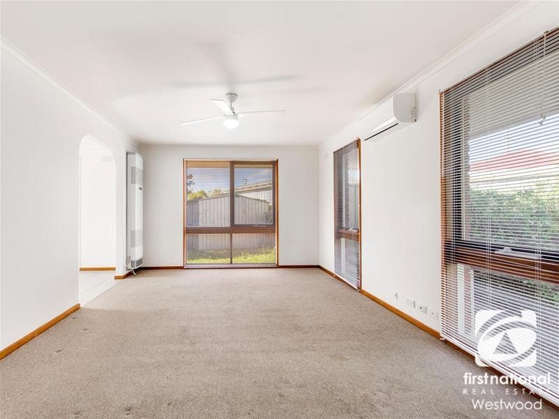 37 Daphne Crescent, Werribee VIC 3030