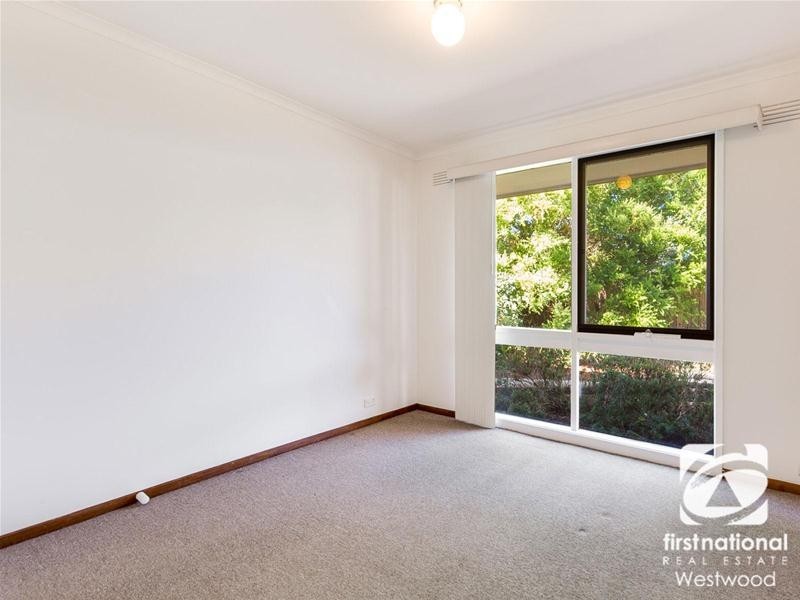 37 Daphne Crescent, Werribee VIC 3030