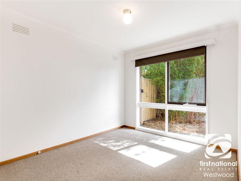 37 Daphne Crescent, Werribee VIC 3030