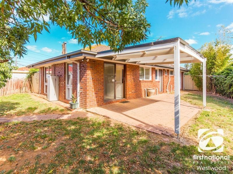 37 Daphne Crescent, Werribee VIC 3030
