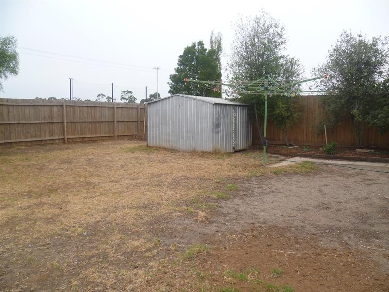 13 Hawkesbury Road, Werribee VIC 3030