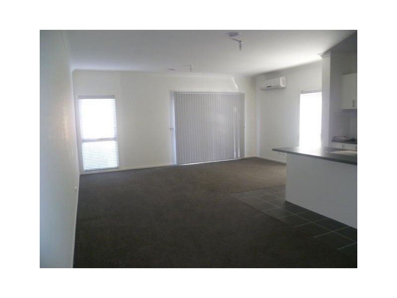 2/34 Tarneit Road, Werribee VIC 3030