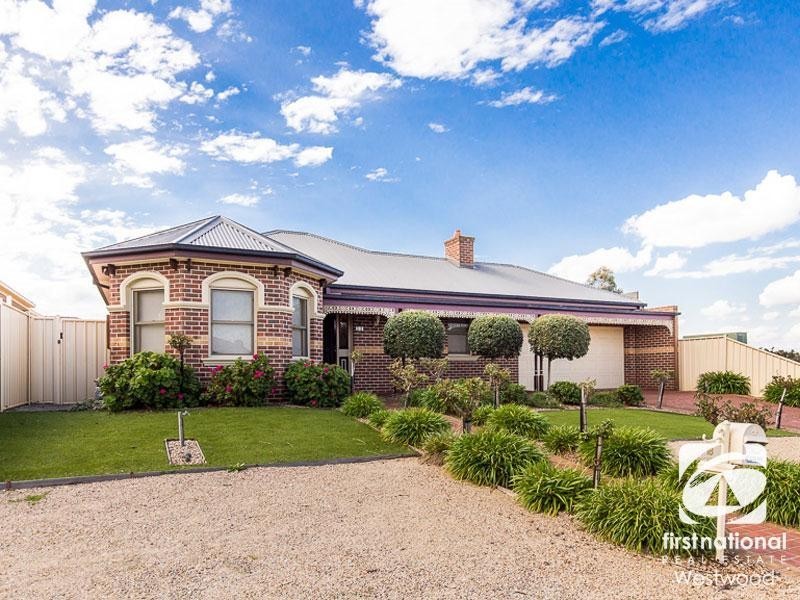 18 Treeside Drive, Tarneit VIC 3029