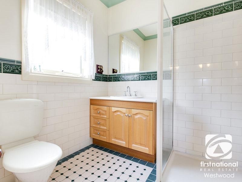 18 Treeside Drive, Tarneit VIC 3029