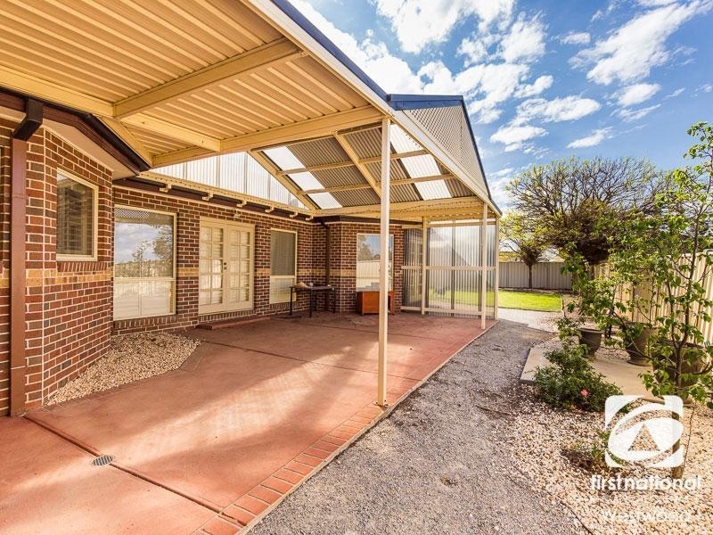 18 Treeside Drive, Tarneit VIC 3029