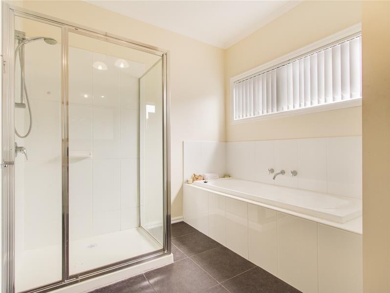 2/6 High Street, Werribee VIC 3030