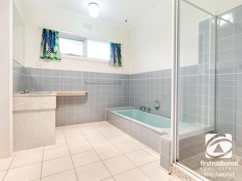 76 Duncans Road, Werribee VIC 3030