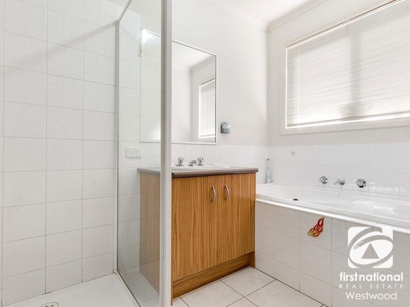 1 Nordic Crescent, Wyndham Vale VIC 3024