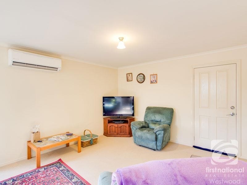 2/1 Gentzen Drive, Wyndham Vale VIC 3024