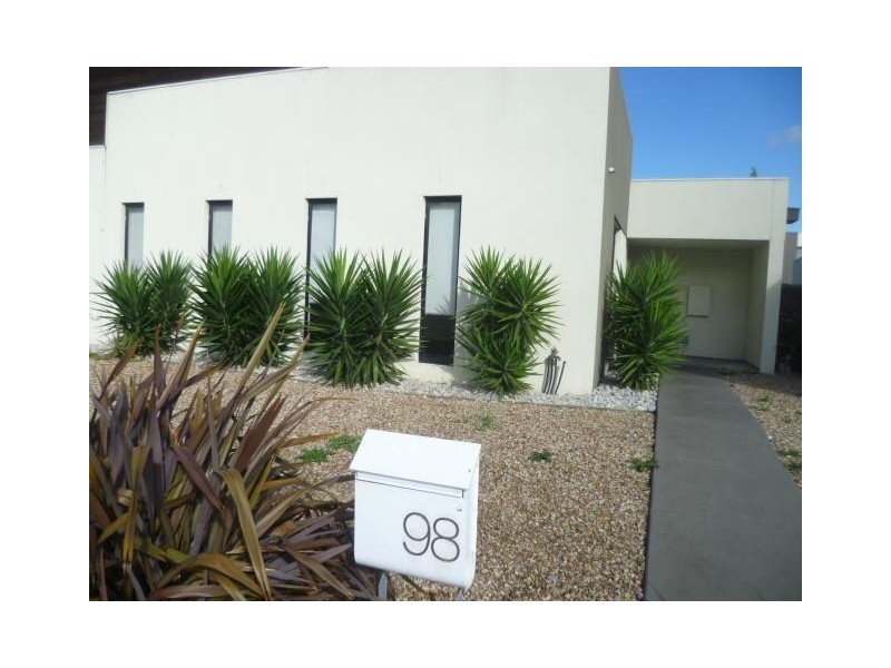 98 Signature Boulevard, Point Cook VIC 3030