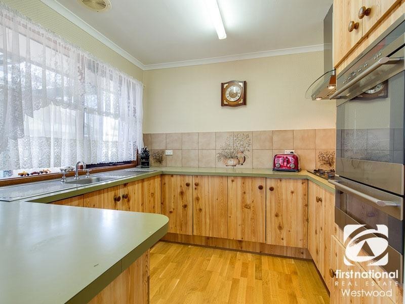 18 Banksia Crescent, Hoppers Crossing VIC 3029