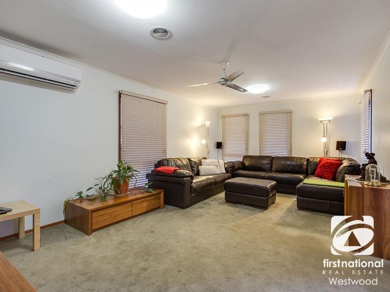 18 Banksia Crescent, Hoppers Crossing VIC 3029