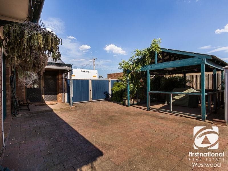 18 Banksia Crescent, Hoppers Crossing VIC 3029
