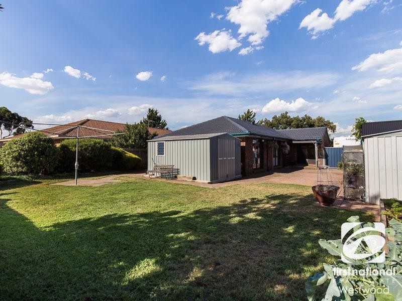 18 Banksia Crescent, Hoppers Crossing VIC 3029
