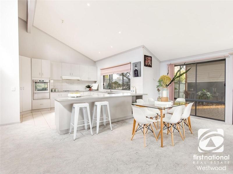 10 Coulton Court, Werribee VIC 3030