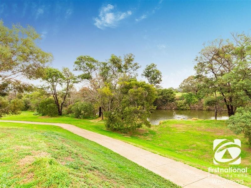 44 Riversdale Drive, Werribee VIC 3030