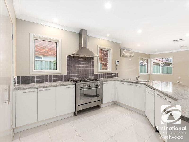 44 Riversdale Drive, Werribee VIC 3030