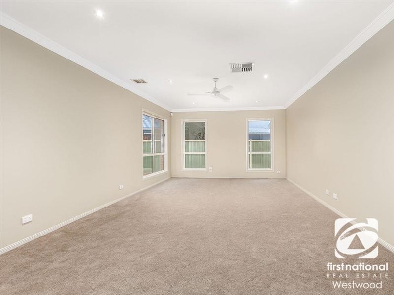 44 Riversdale Drive, Werribee VIC 3030