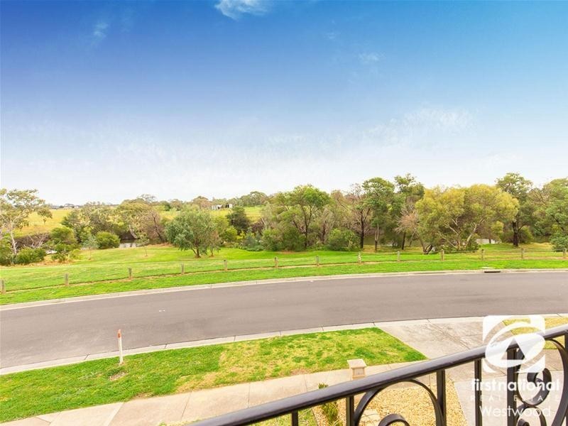 44 Riversdale Drive, Werribee VIC 3030