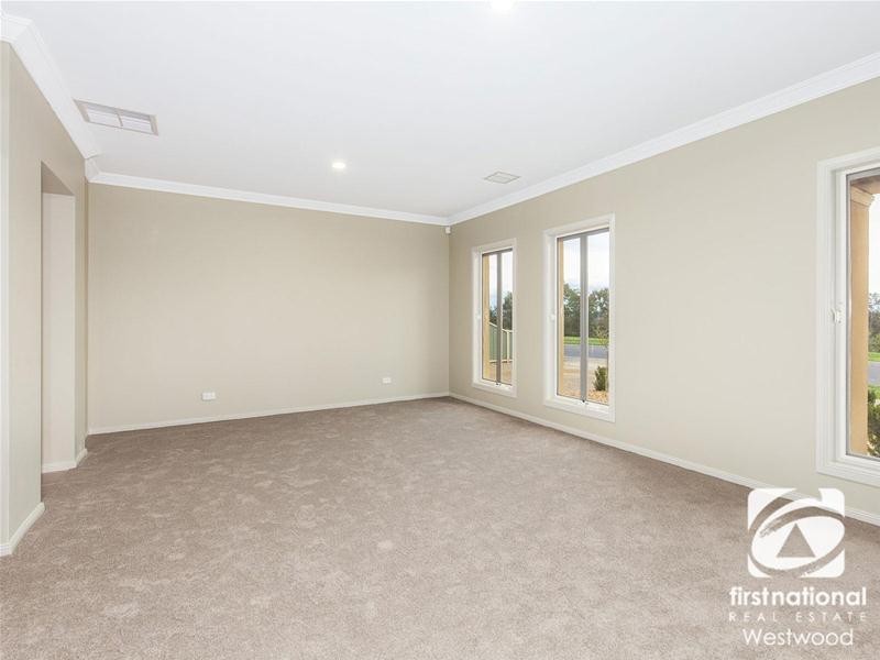 44 Riversdale Drive, Werribee VIC 3030