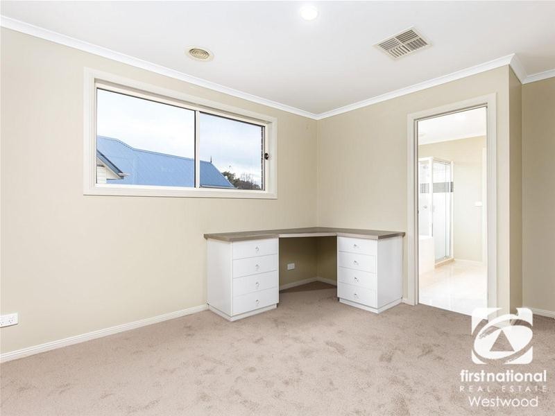 44 Riversdale Drive, Werribee VIC 3030