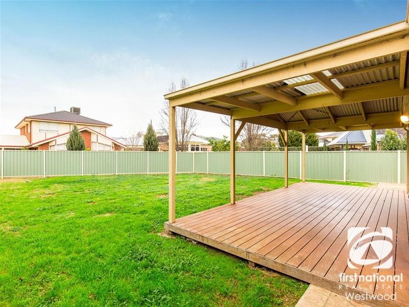 44 Riversdale Drive, Werribee VIC 3030