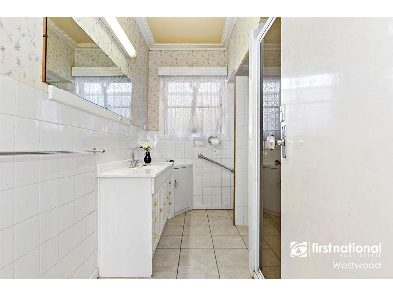 27 Basil Street, Newport VIC 3015