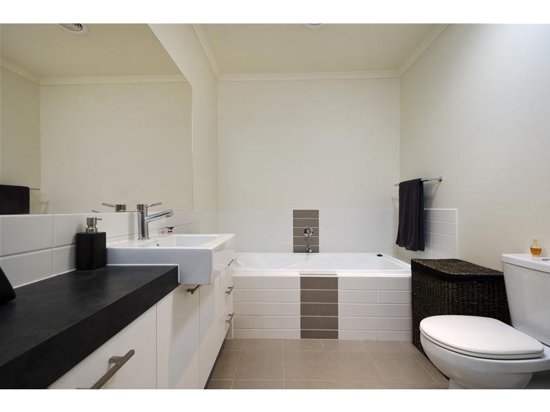 14 Picton Lane, Point Cook VIC 3030