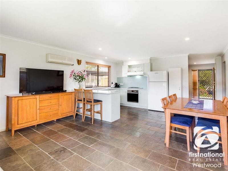 42 Golden Square Crescent, Hoppers Crossing VIC 3029