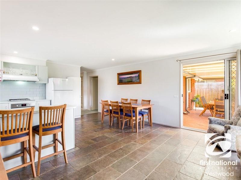 42 Golden Square Crescent, Hoppers Crossing VIC 3029